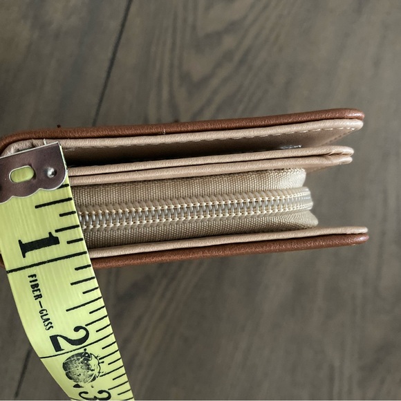 NWT! Vagabond Goods Vegan Leather  Leaf Multifuction Wallet - Picture 7 of 7